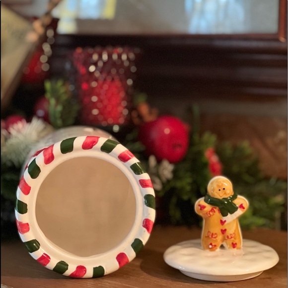 Vintage Christmas Gingerbread Man Sugar Cookie Jar - Picture 5 of 7